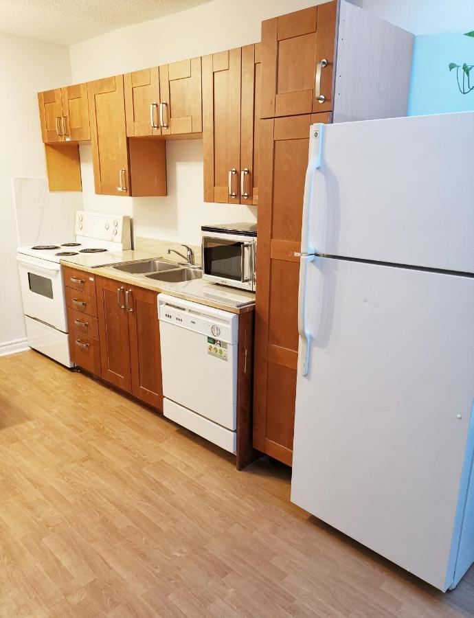 Ferienwohnung Cozy Private Rm Heart Of North York Free Parking Full Kitchen Close To Downtown Toronto Exterior foto