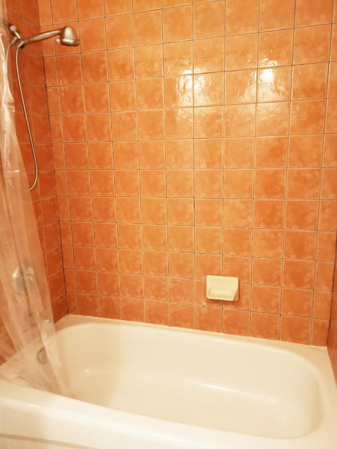 Ferienwohnung Cozy Private Rm Heart Of North York Free Parking Full Kitchen Close To Downtown Toronto Exterior foto