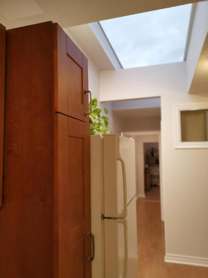 Ferienwohnung Cozy Private Rm Heart Of North York Free Parking Full Kitchen Close To Downtown Toronto Exterior foto